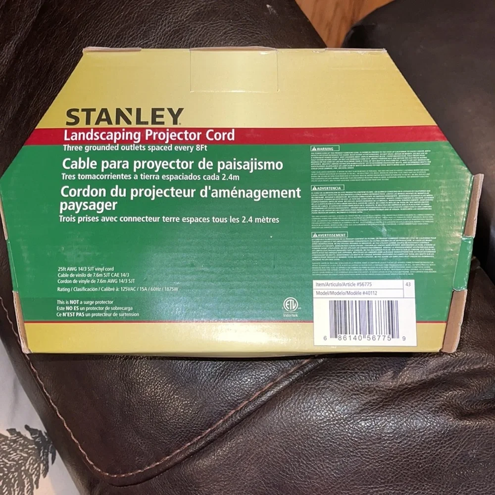 Extension Cord with multiple plugs Stanley Landscaping projector extension Cord - Picture 6 of 7
